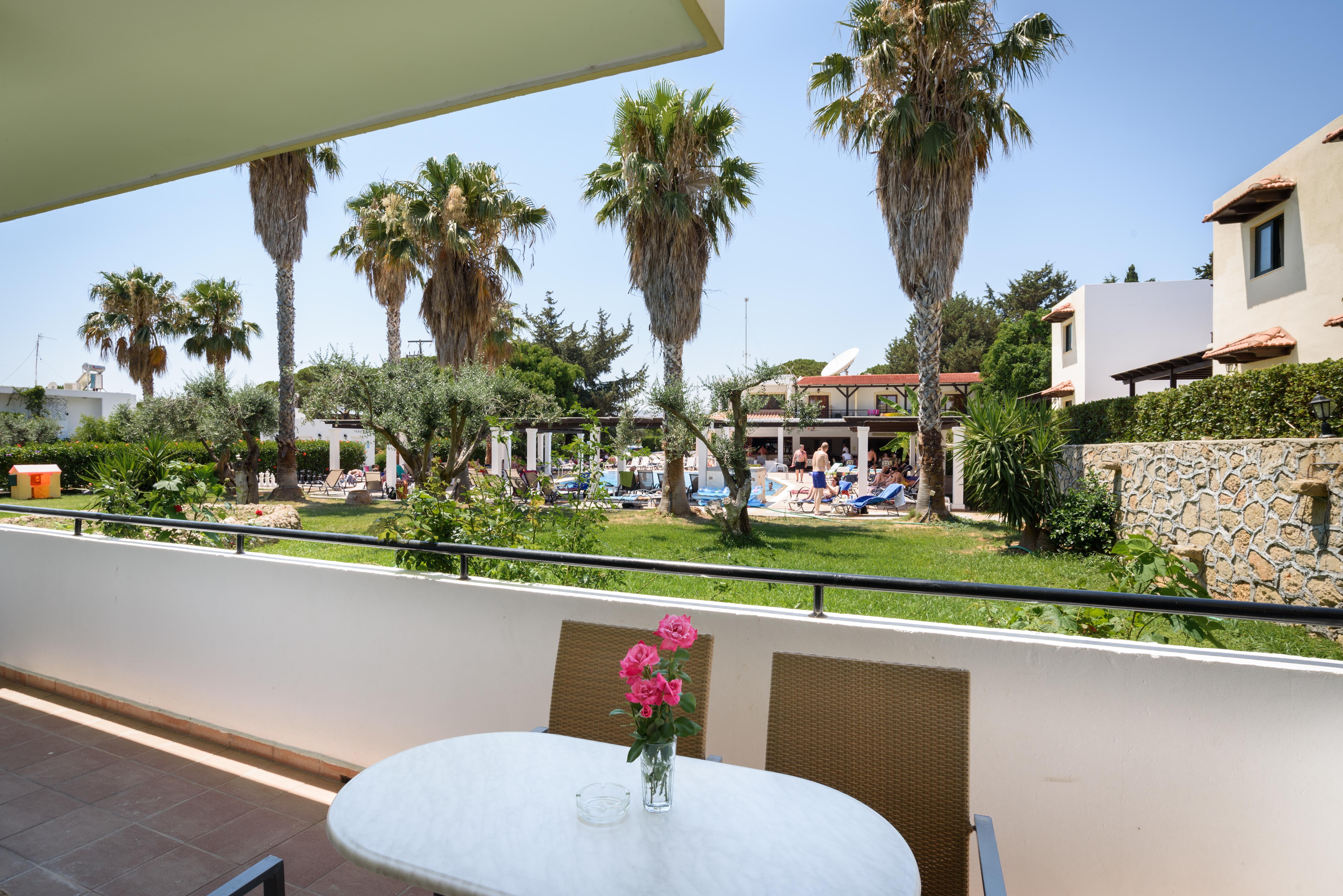 Pefkos Village Lägenhetshotell Pefki
