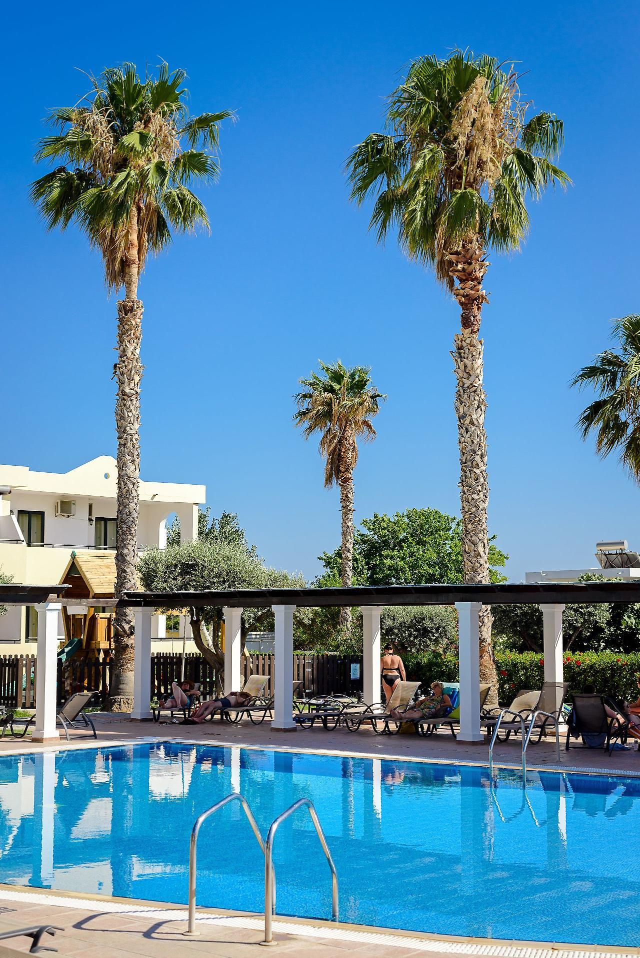 Pefkos Village Lägenhetshotell Pefki