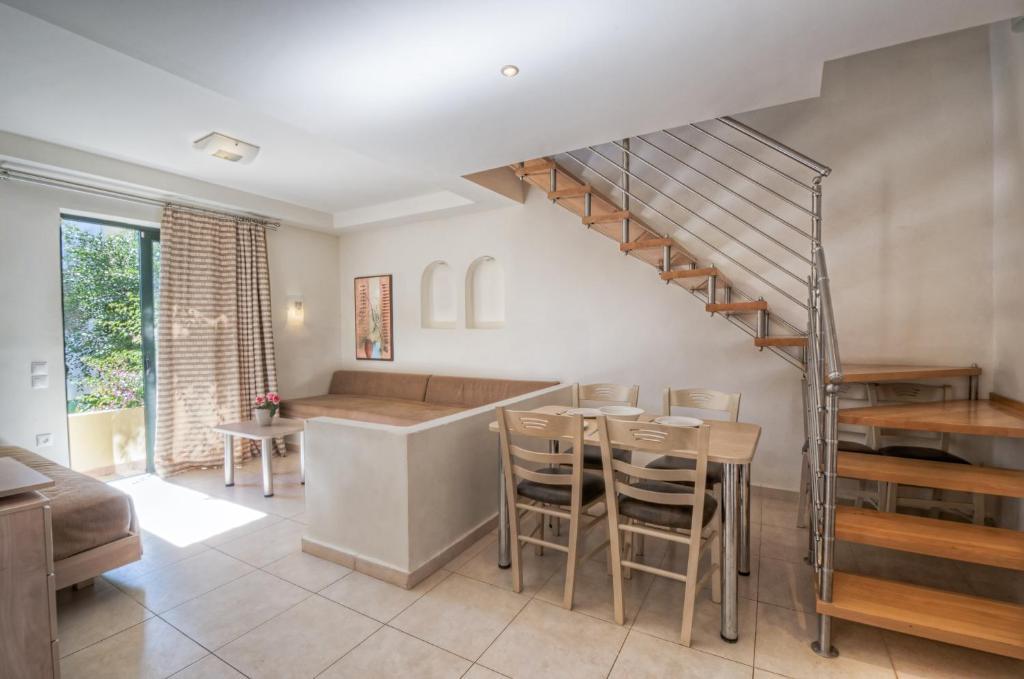 Lägenhetshotell Pefkos Village 3*