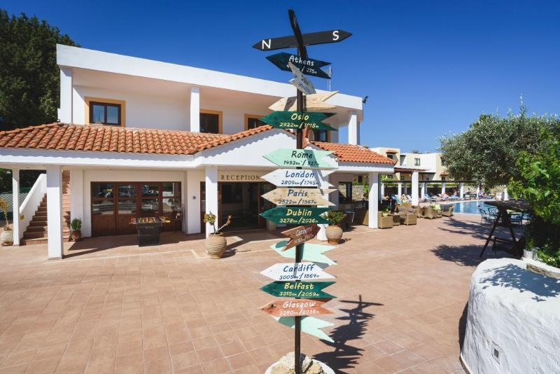 Pefkos Village Lägenhetshotell 3*